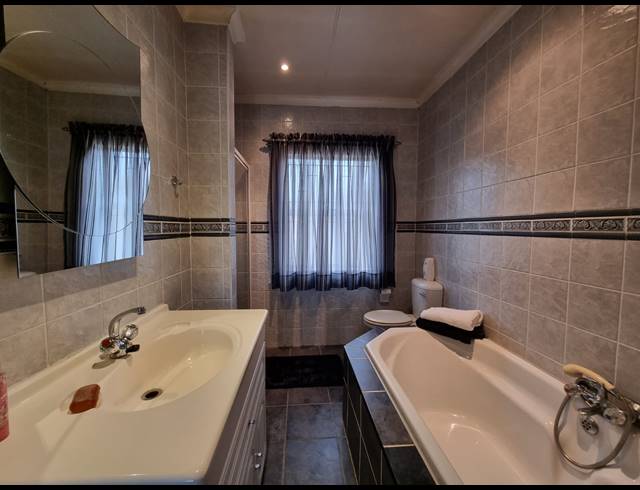 3 BEDROOM TOWNHOUSE FOR SALE IN ARCON PARK